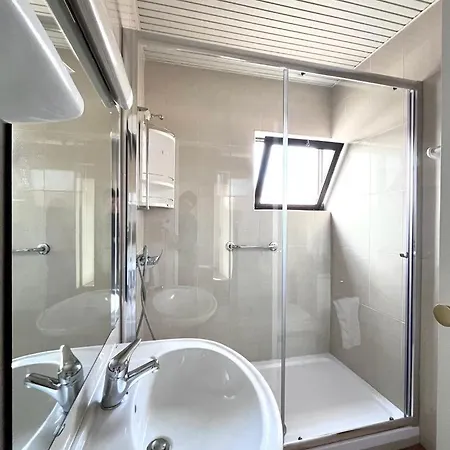 旅馆 Residencial Moderna 托里什韦德拉什