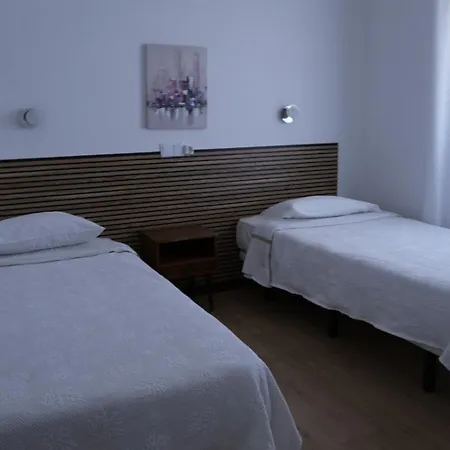 Residencial Moderna אכסניה *