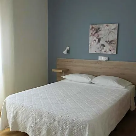 Residencial Moderna Hostel