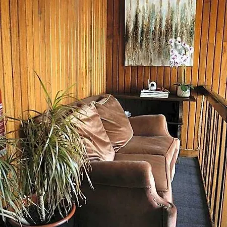 Residencial Moderna Hostel