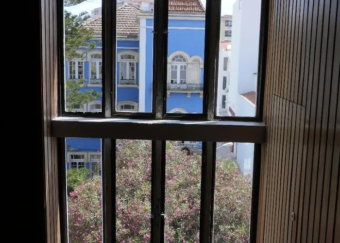 Residencial Moderna Хостел Торреш-Ведраш